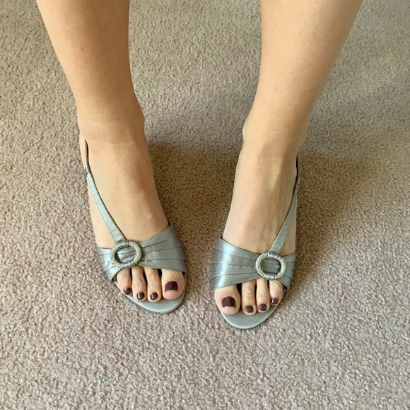Silver heels - Picture 4 of 4
